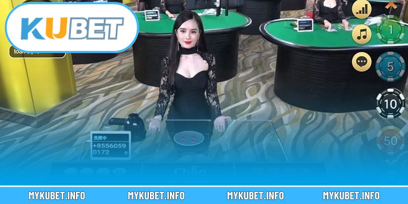 Người chơi tham gia trò chơi qua thiết bị di động và máy tính